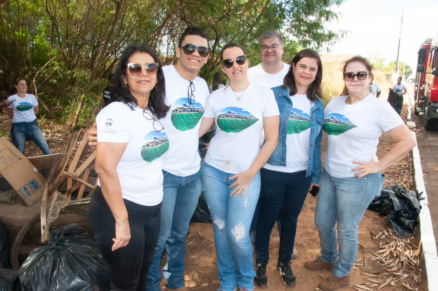 Ação de limpeza da nascente afluente do Córrego Traíra