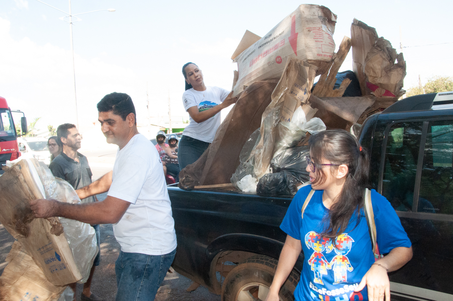 Ação de limpeza da nascente afluente do Córrego Traíra