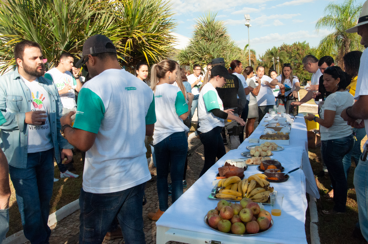 Ação de limpeza da nascente afluente do Córrego Traíra