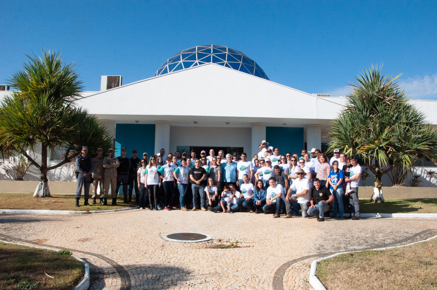 Ação de limpeza da nascente afluente do Córrego Traíra