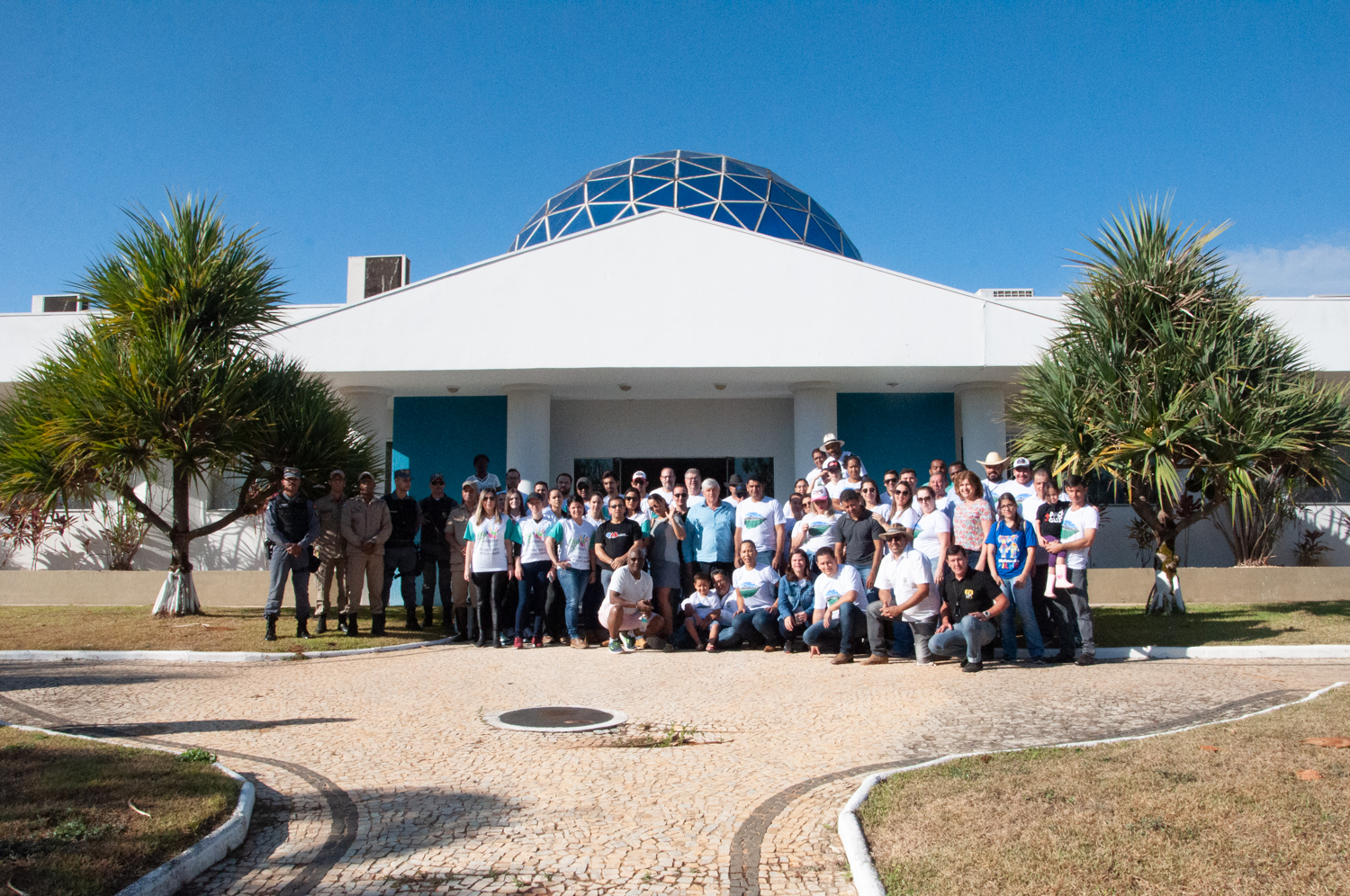 Ação de limpeza da nascente afluente do Córrego Traíra