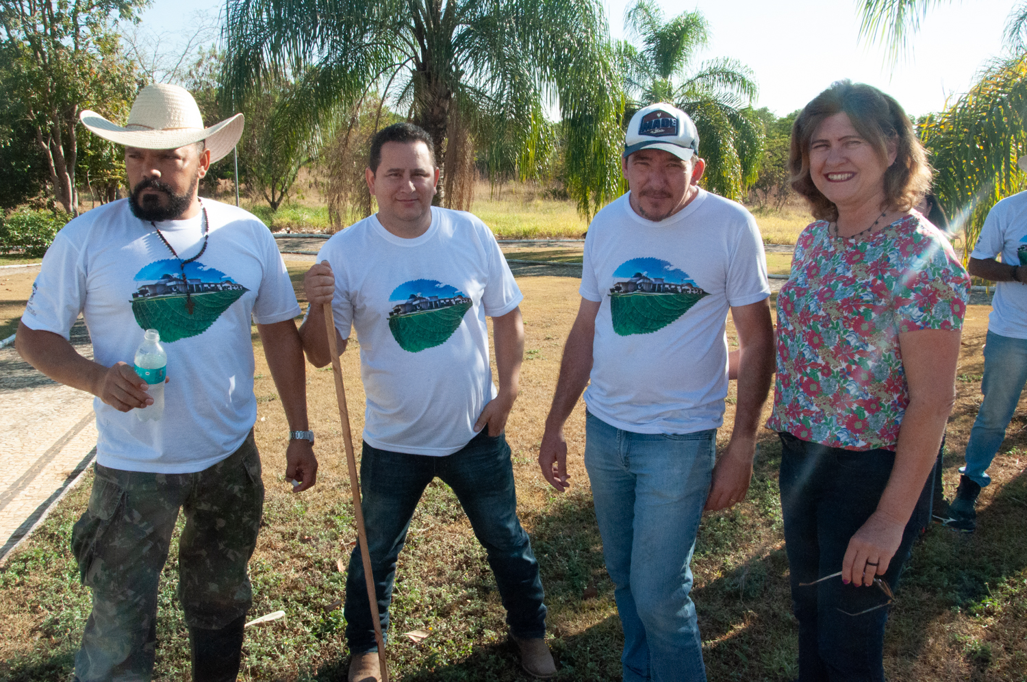Ação de limpeza da nascente afluente do Córrego Traíra