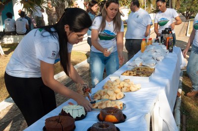 Ação de limpeza da nascente afluente do Córrego Traíra