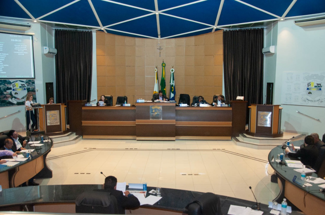 Câmara aprova projeto que autoriza presença de doulas durante partos em hospitais públicos e privados