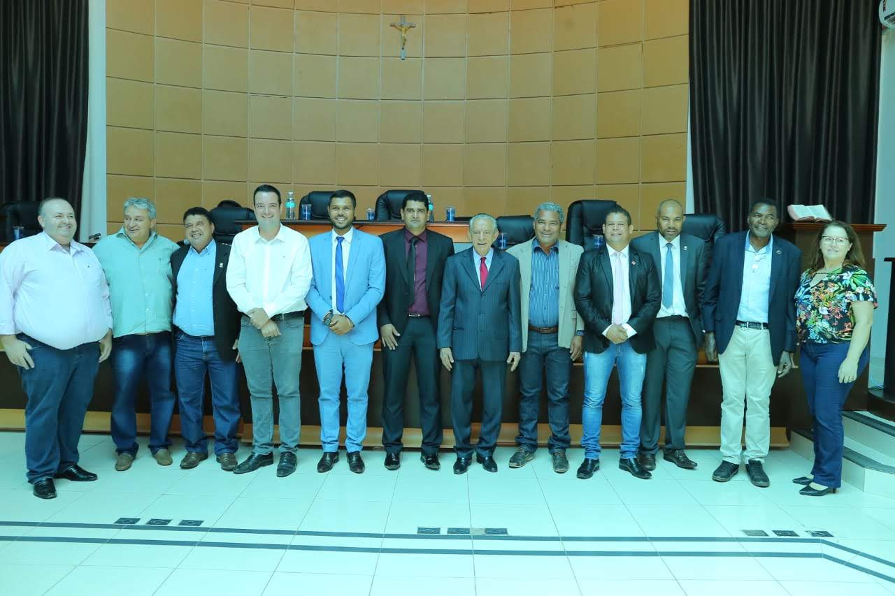 Câmara Municipal de Primavera do Leste homenageia história política de Iris Rezende e do jovem Romário Policarpo