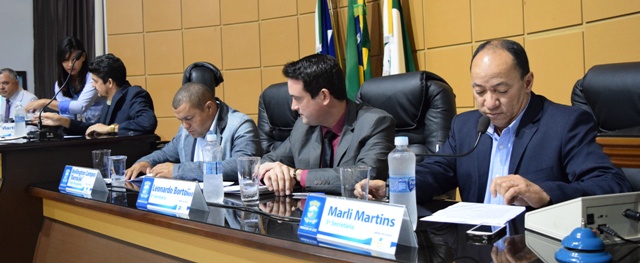 Casa cheia, pauta extensa de trabalhos. Vereadores aprovam lei que regulariza meio terrreno em Primavera