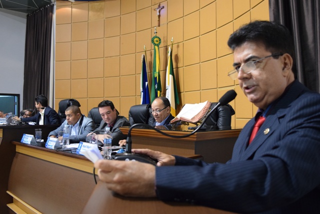 Edegar denuncia truculência de fiscais e “festival” de multas