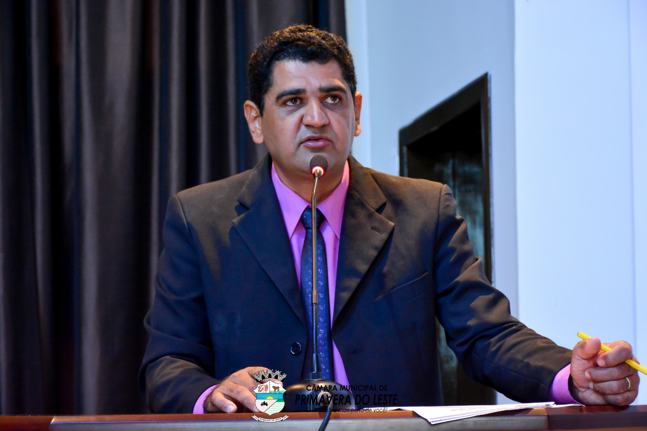 Em tribuna, presidente Paulo Márcio defende convênio para a construção de casas para funcionários públicos e policiais  