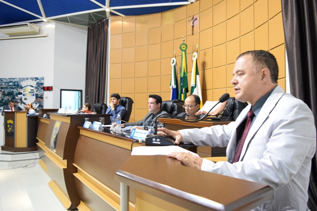 IRINEU JUNIOR ANUNCIA EMENDA DE R$ 2 MI PARA EQUIPAR A UPA EM PRIMAVERA