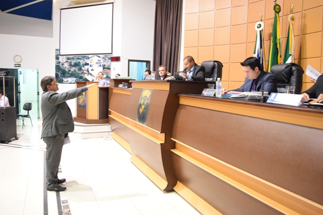 JOSÉ MICHELON ASSUME VAGA NA CÂMARA MUNICIPAL