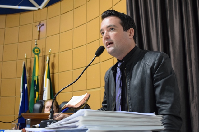 Leo defende regularização de edificações e parceria com Primacredi