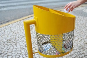 Marli pede lixeiras em Praça e ruas da cidade