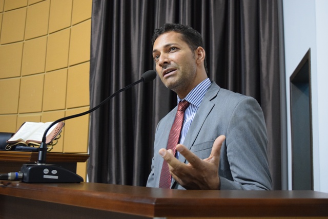 Messias pede redução do número de Vereadores na Casa
