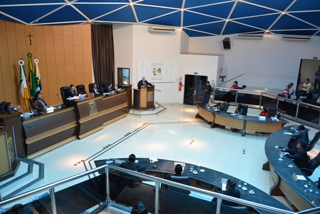 PAUTA EXTENSA E PROJETO SOBRE REGULARIZAÇÃO FUNDIÁRIA POLARIZOU DISCURSOS