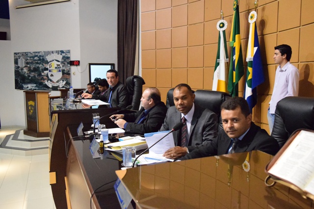 PAUTA EXTENSA. RGA SERÁ VOTADO NA QUARTA EM SESSÃO EXTRA