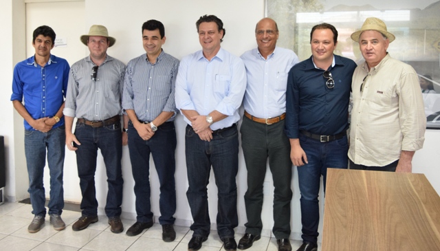 Presidente acompanha vice-governador no estradeiro da MT-130