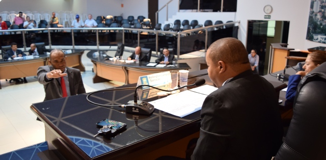 SESSÃO DE DEBATES E POSSE DE LUIS COSTA COMO VEREADOR NO LEGISLATIVO MUNICIPAL