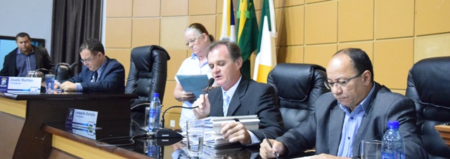 Sessão rápida na noite desta segunda na Casa de Leis