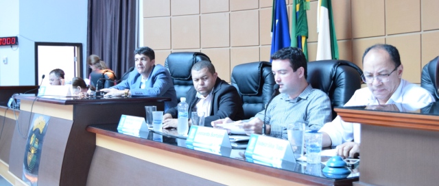 Sessão vespertina e suplente Carlos Instrutor assume licença de Messias