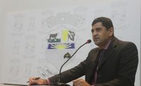 Vereador Paulo Márcio defende aquisição de veículo para Conselho de Educação