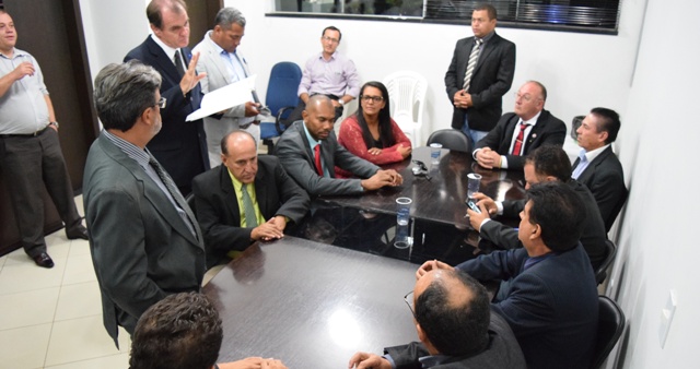 VEREADORES APROVAM CPI CONTRA PREFEITURA EM SESSÃO EXTENSA