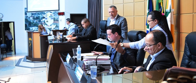 VEREADORES APROVAM LDO. AUDIÊNCIA PÚBLICA É MARCADA. DUODÉCIMO SERÁ DEVOLVIDO