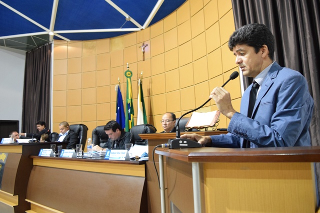 VEREADORES APROVAM PROJETO QUE BENEFICIA CATEGORIA DOS TAXISTAS E MOTOTAXISTAS