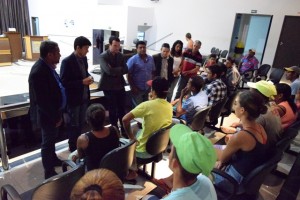 VEREADORES OUVEM DESABRIGADOS E DESPORTISTAS. REUNIÃO SERÁ MARCADA COM PREFEITO