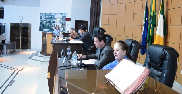 Veto do Prefeito gera debates na sessão e vereadores já se manifestam pela “derrubada”